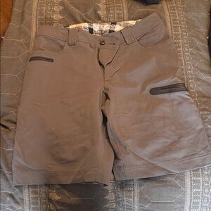 lululemon athletica Men's Flat Front Shorts in Gray